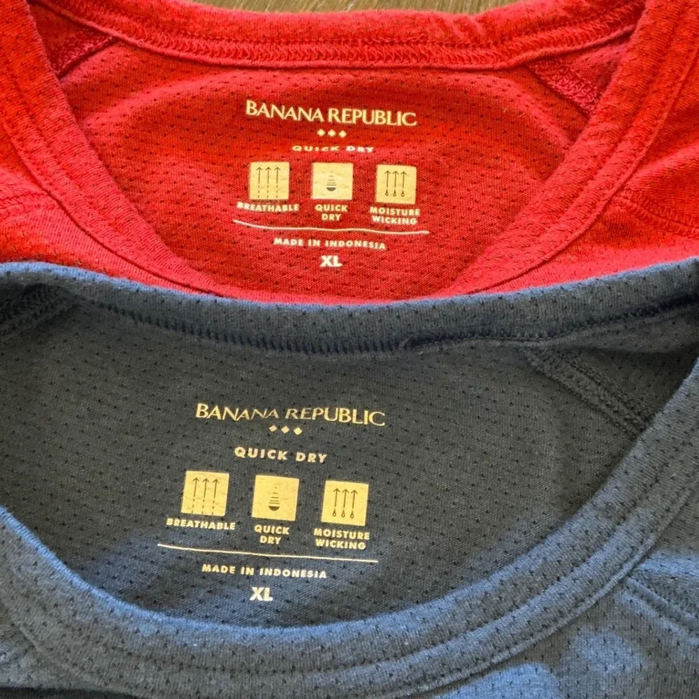 Banana Republic SS Mesh Tee Lot 2 Mens XL Red Blue Quick Dry Moisture Wicking
